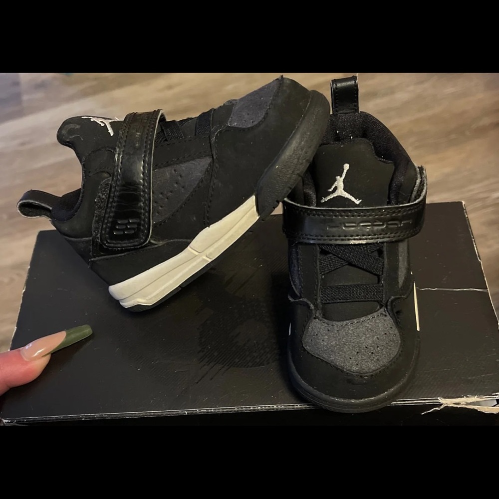 Baby Jordan 4 sneakers